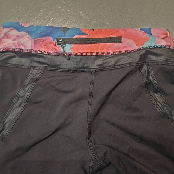 Lululemon Chase Me Crop II Secret Garden sz4 - Picture 10 of 13